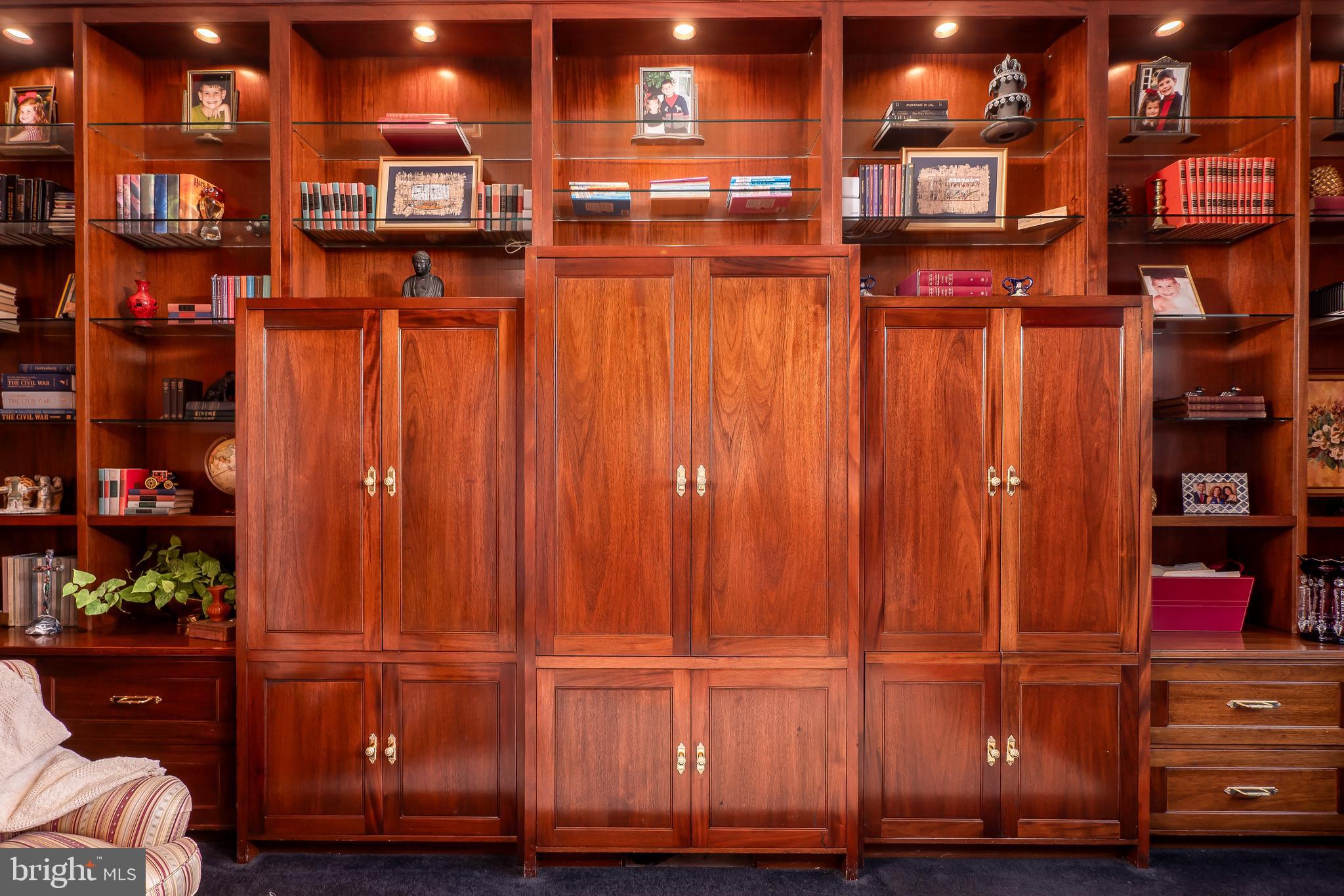 WEYHILL WOODS - Residential