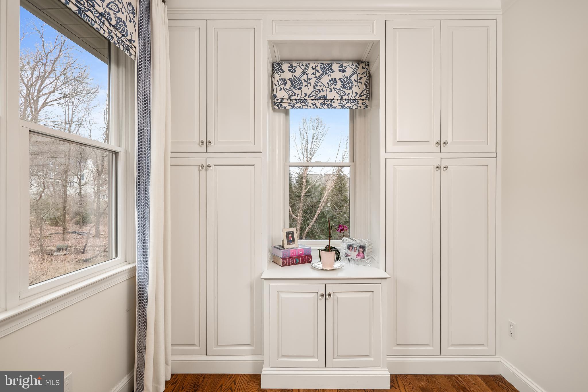 WEYHILL WOODS - Residential