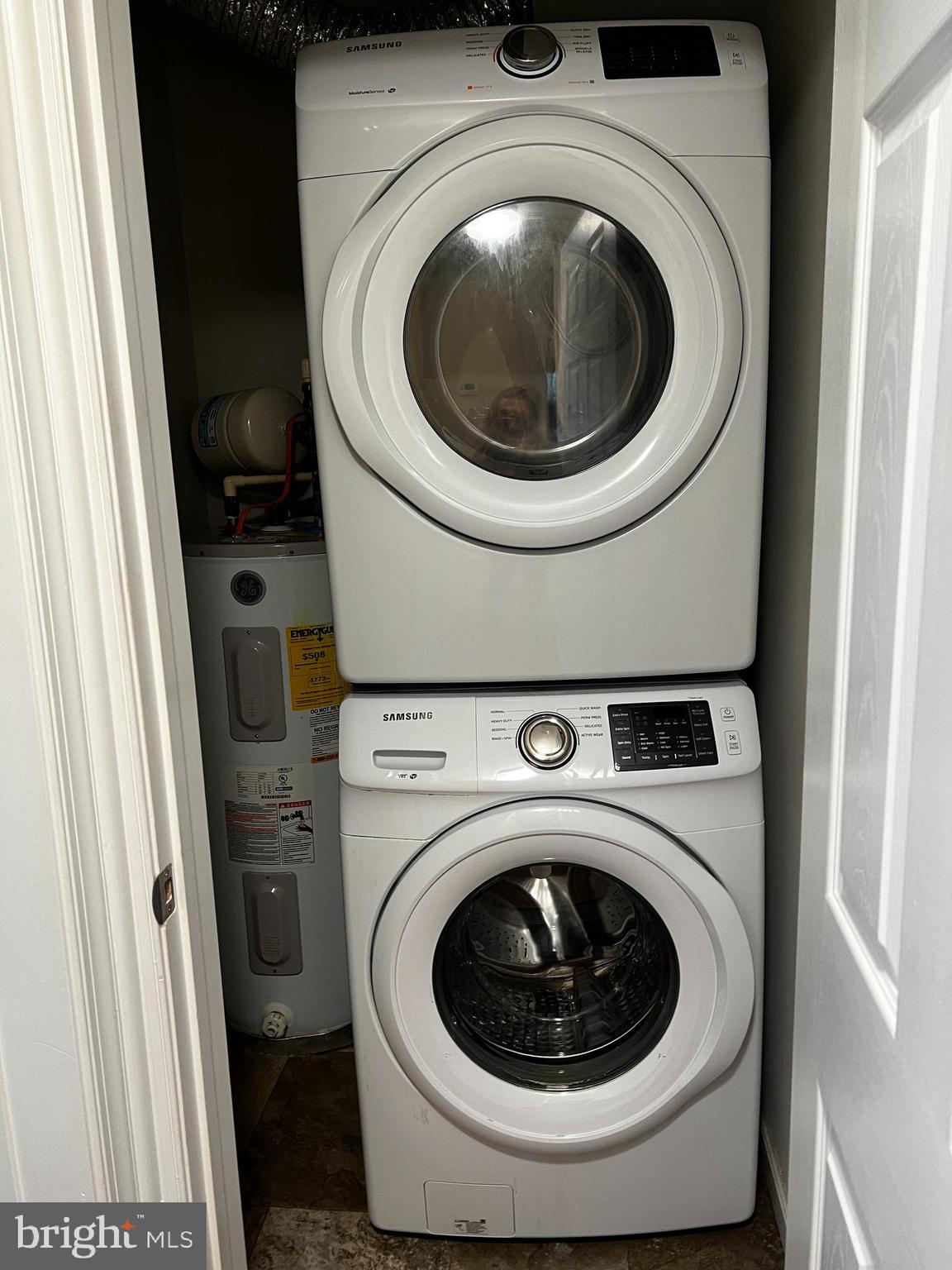 ELMWOOD - Residential Lease