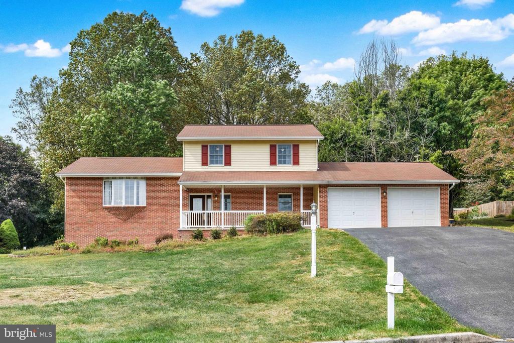 Photo of 483 San Remo Place, LEWISBERRY, PA 17339 (MLS # PAYK2089734)