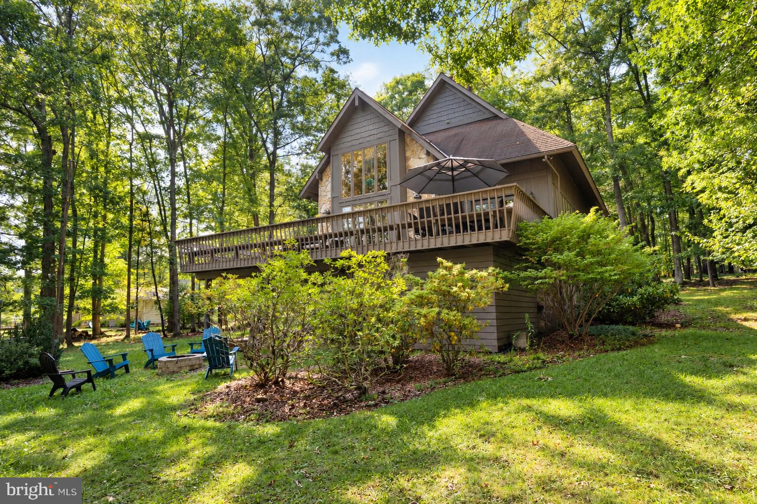 925 PINE TREE POINT ROAD