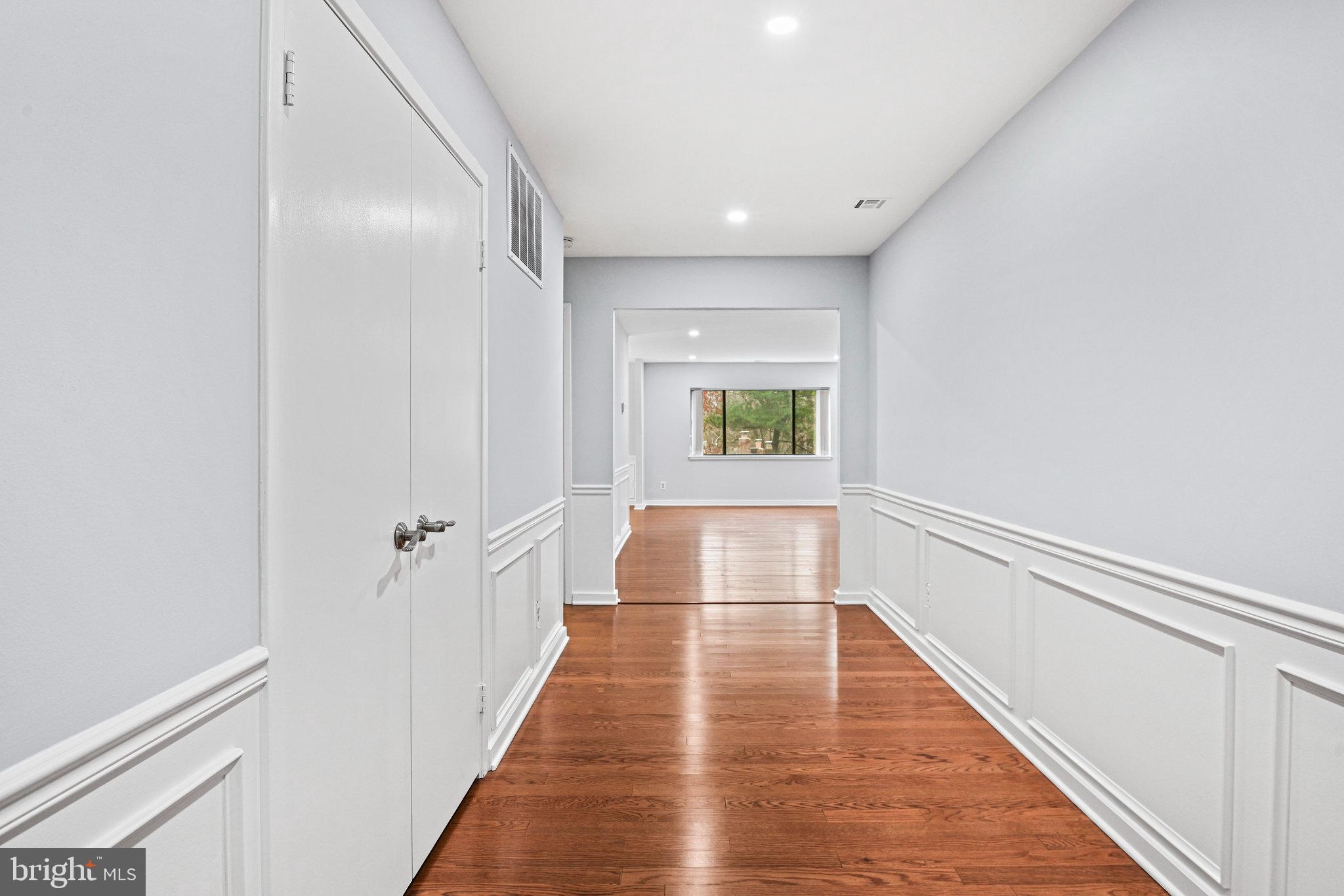 WATERFORD SQUARE - Residential Lease