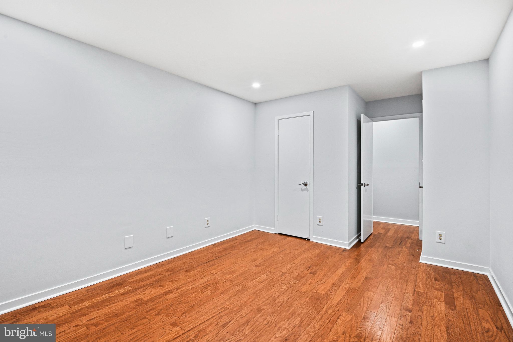 WATERFORD SQUARE - Residential Lease