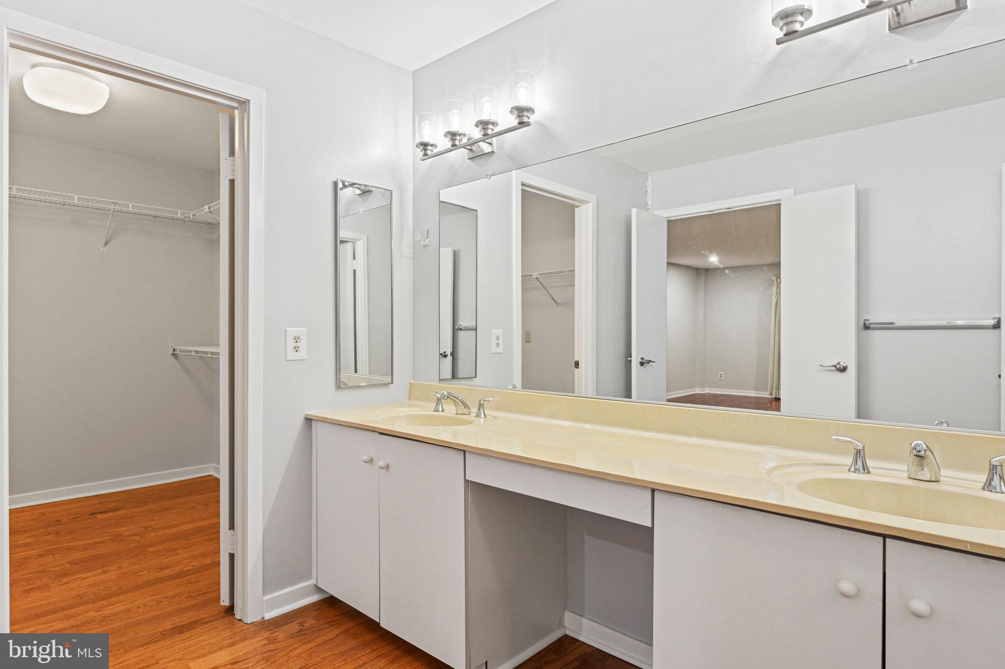 WATERFORD SQUARE - Residential Lease