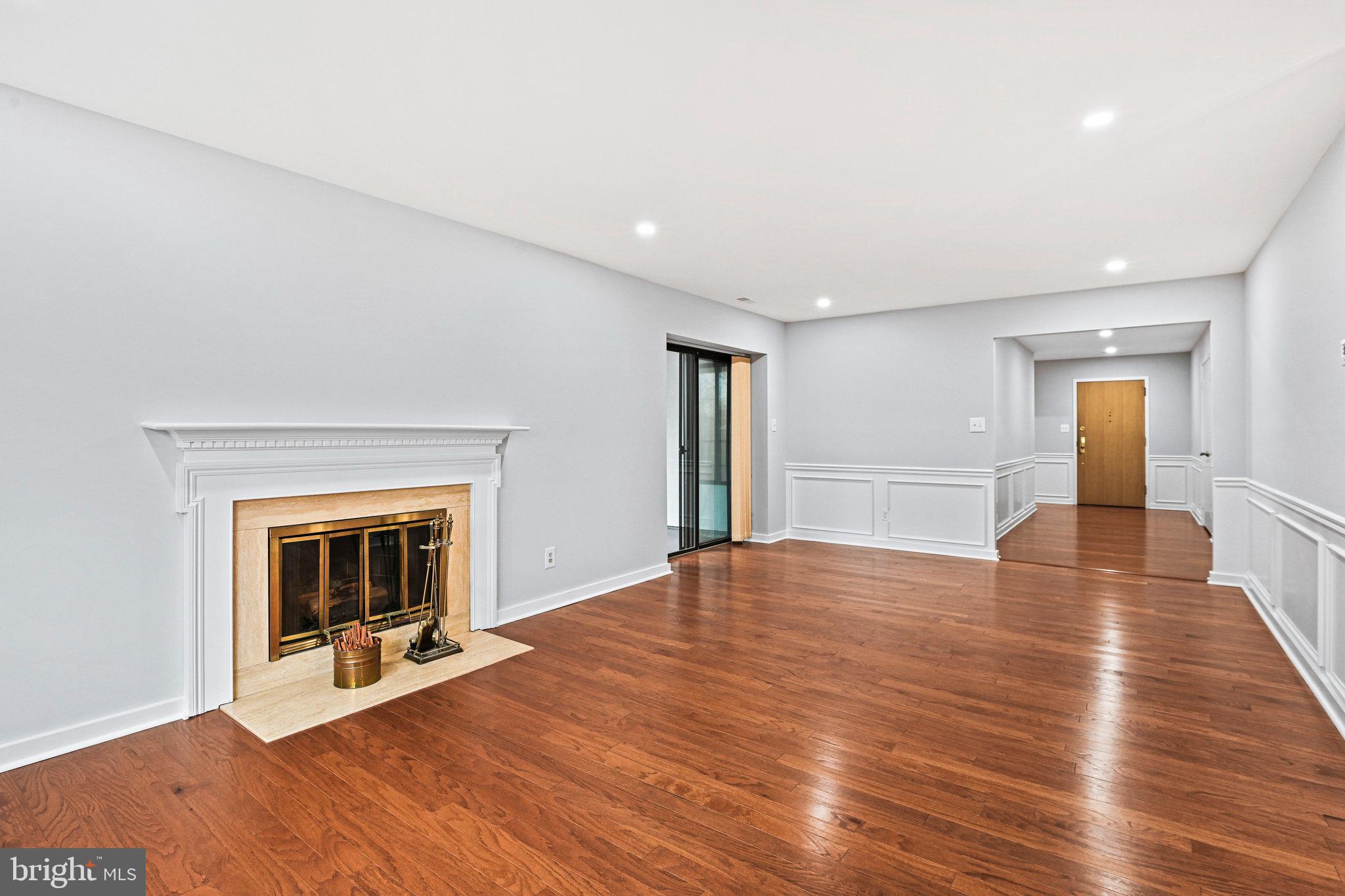 WATERFORD SQUARE - Residential Lease