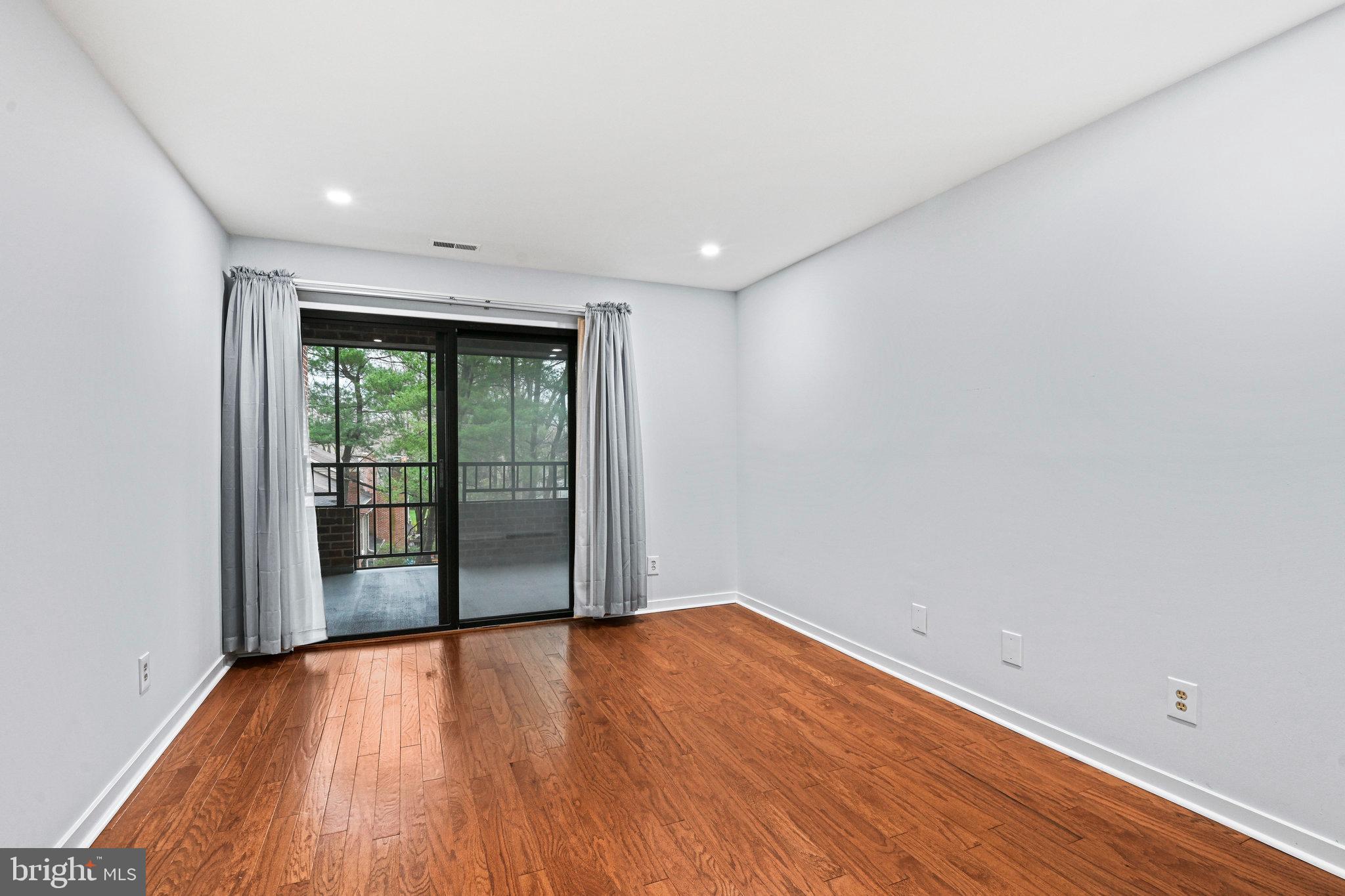 WATERFORD SQUARE - Residential Lease