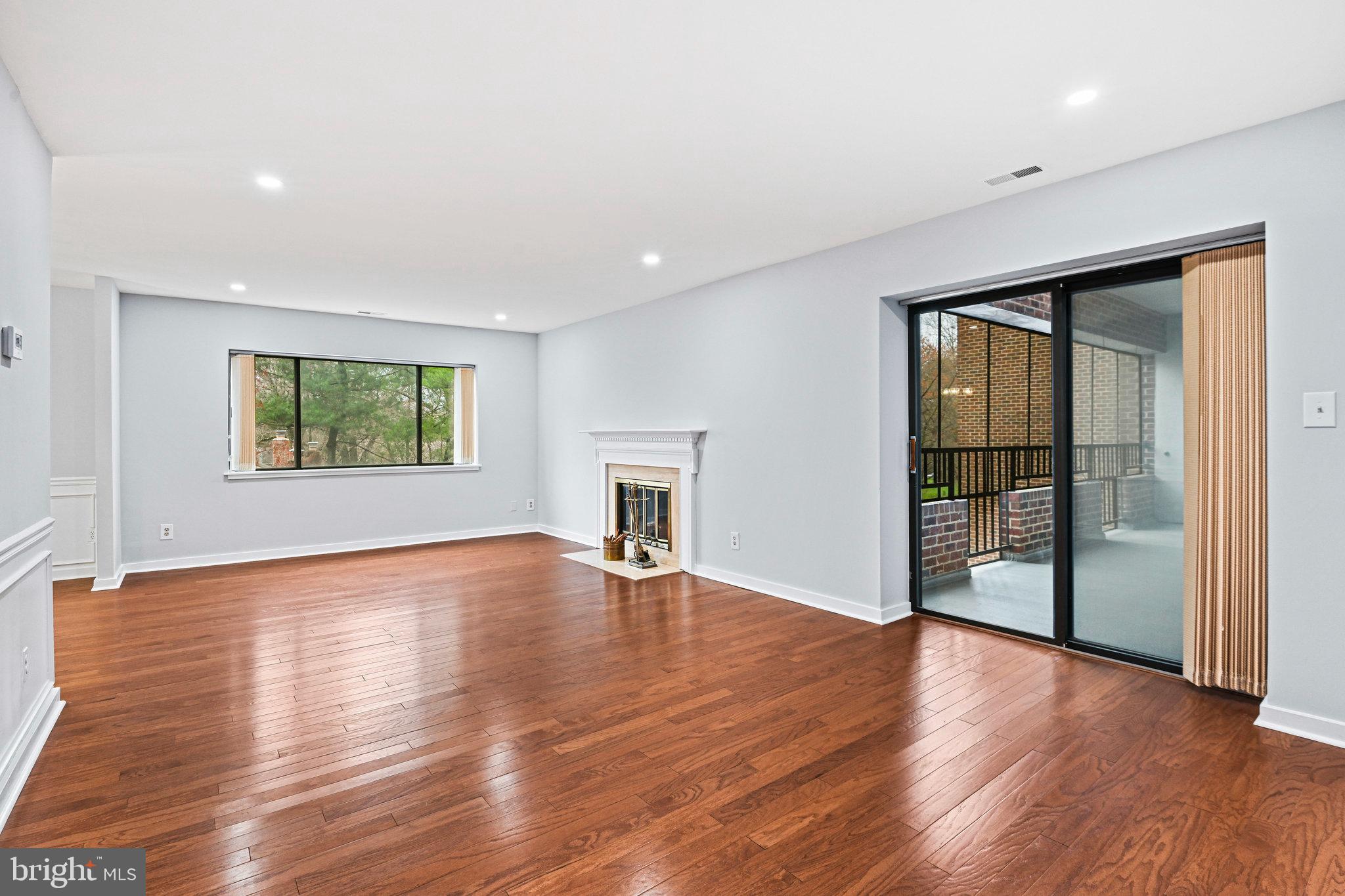 WATERFORD SQUARE - Residential Lease