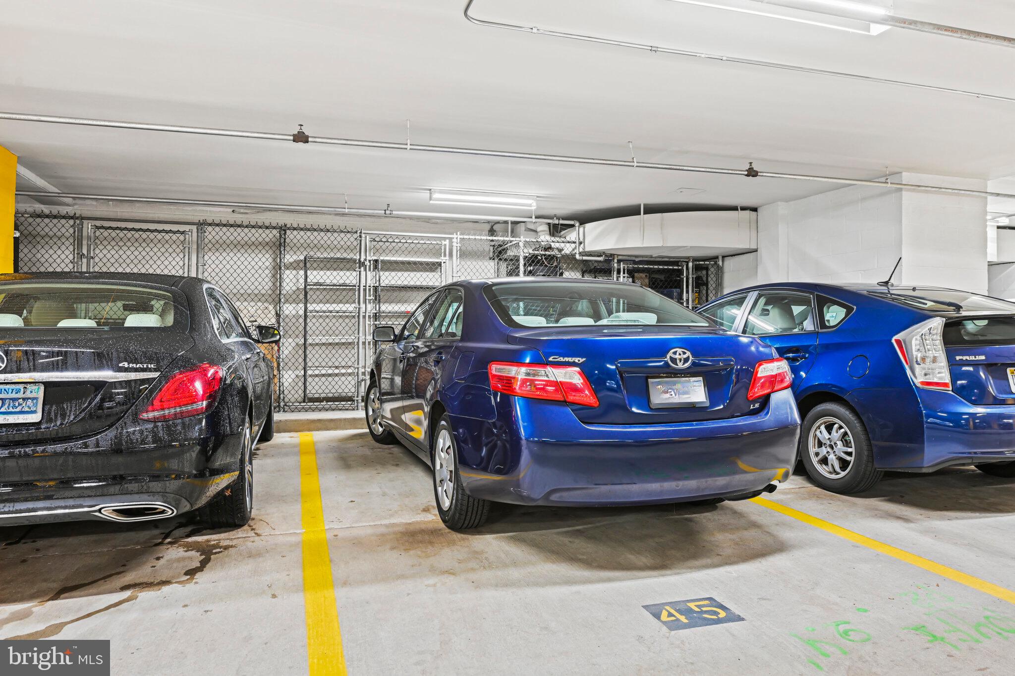 WATERFORD SQUARE - Residential Lease