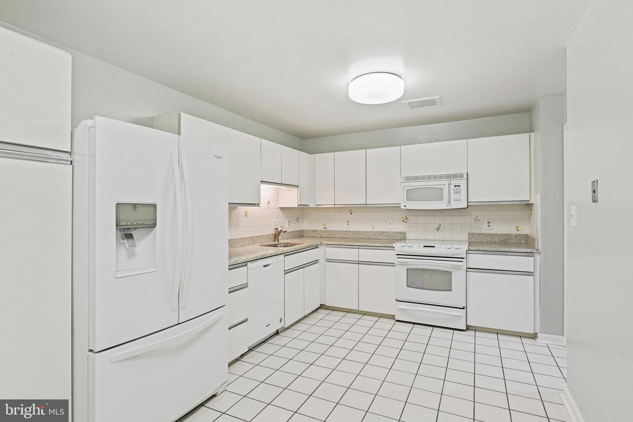 WATERFORD SQUARE - Residential Lease