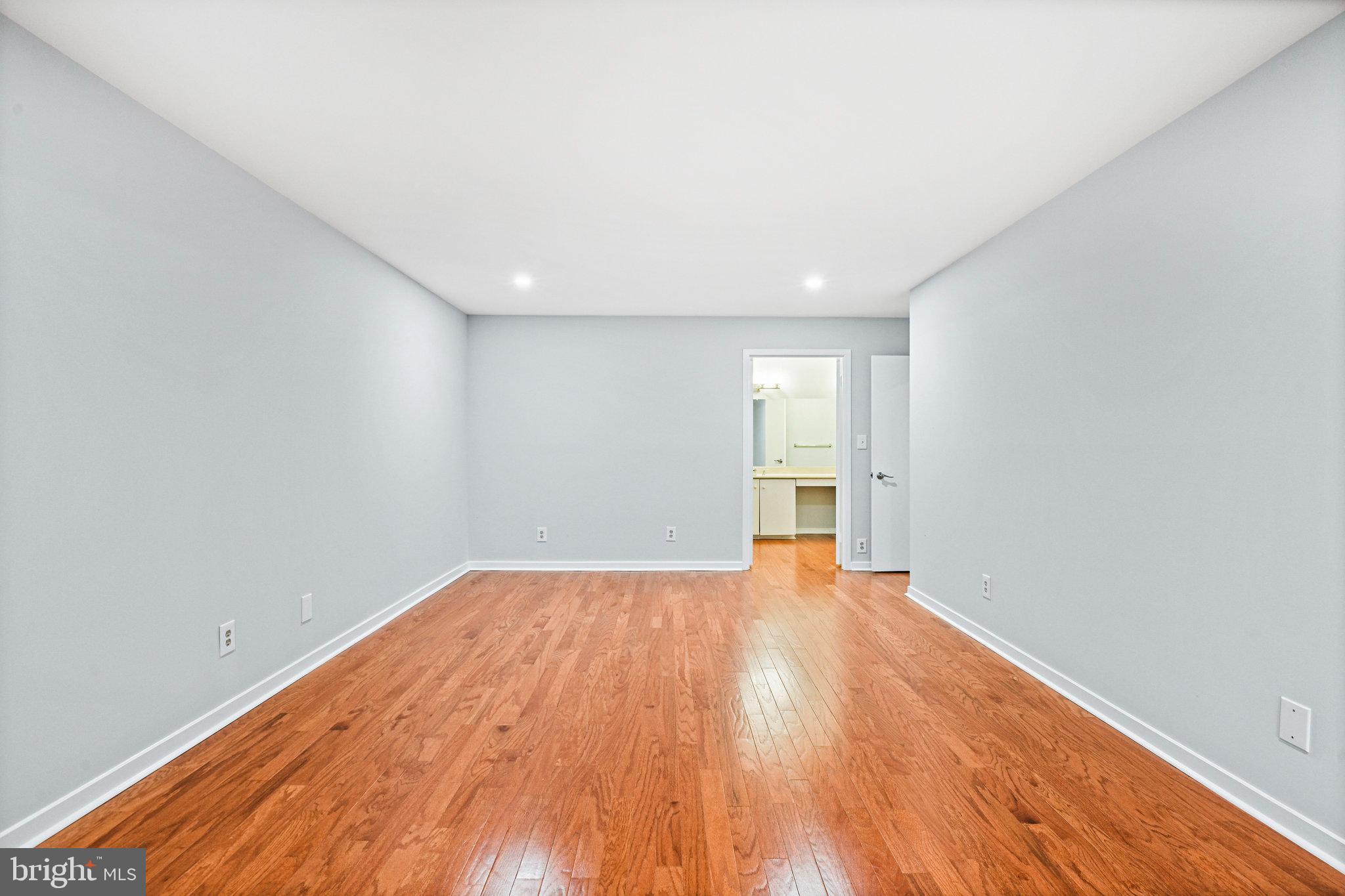 WATERFORD SQUARE - Residential Lease