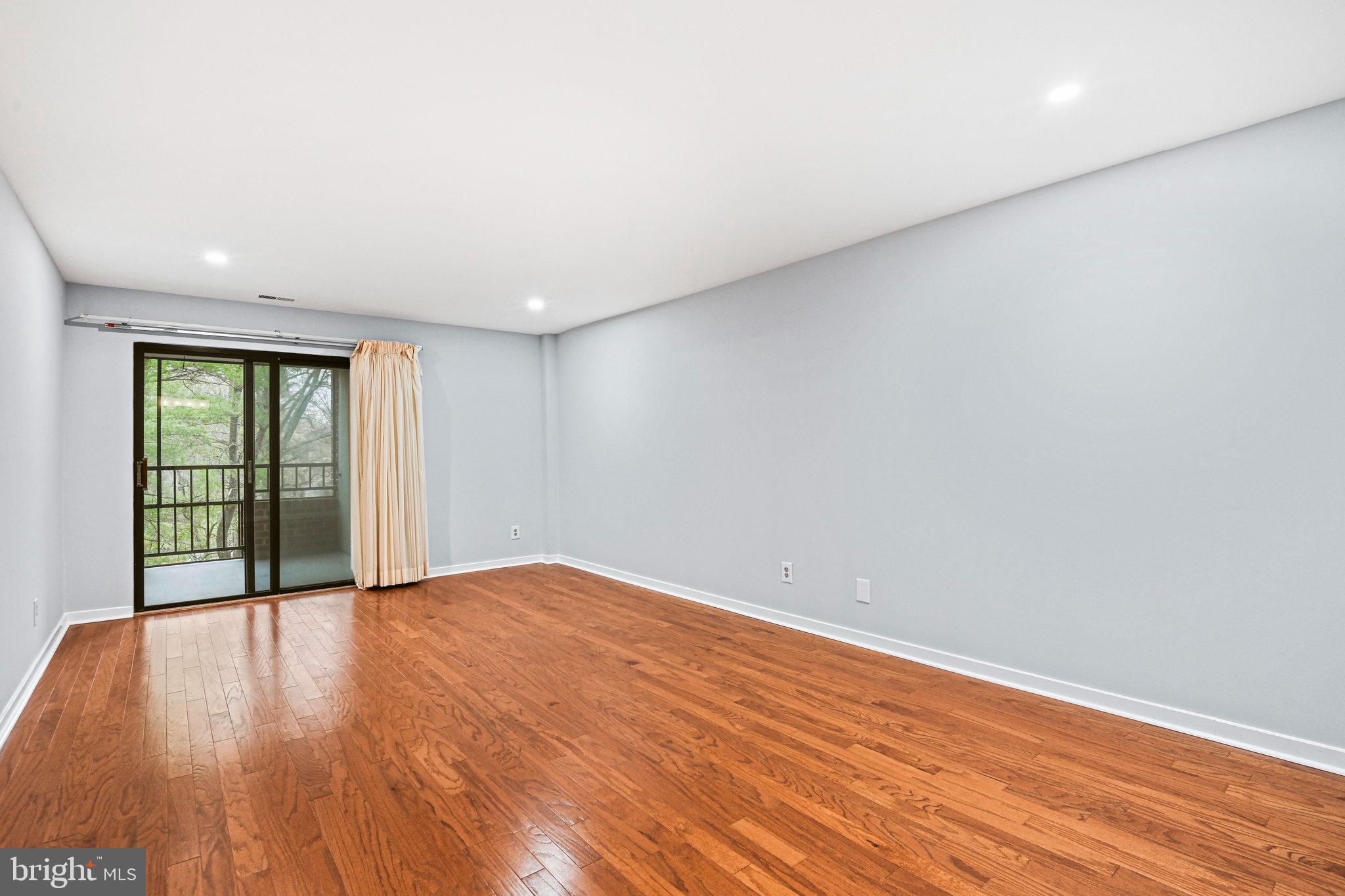 WATERFORD SQUARE - Residential Lease