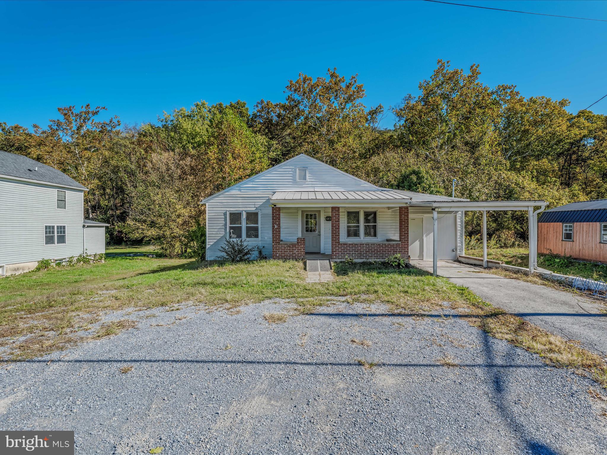 685 HENRY W MILLER BOULEVARD