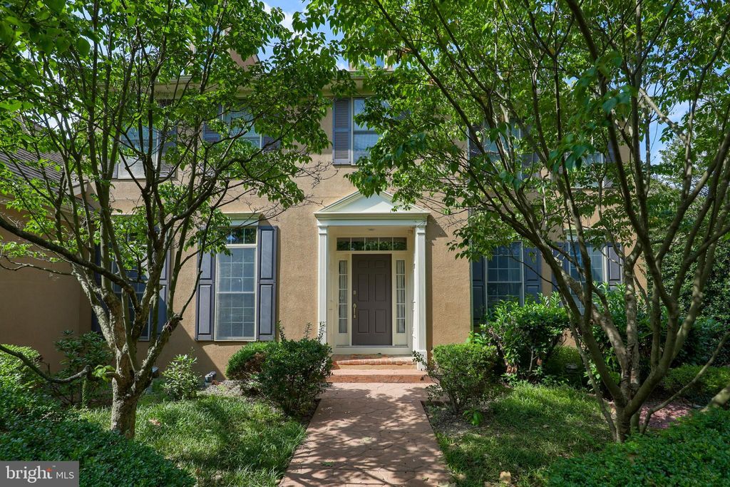 Photo of 2195 Lois Lane, Lancaster, PA 17601 (MLS # PALA2040390)