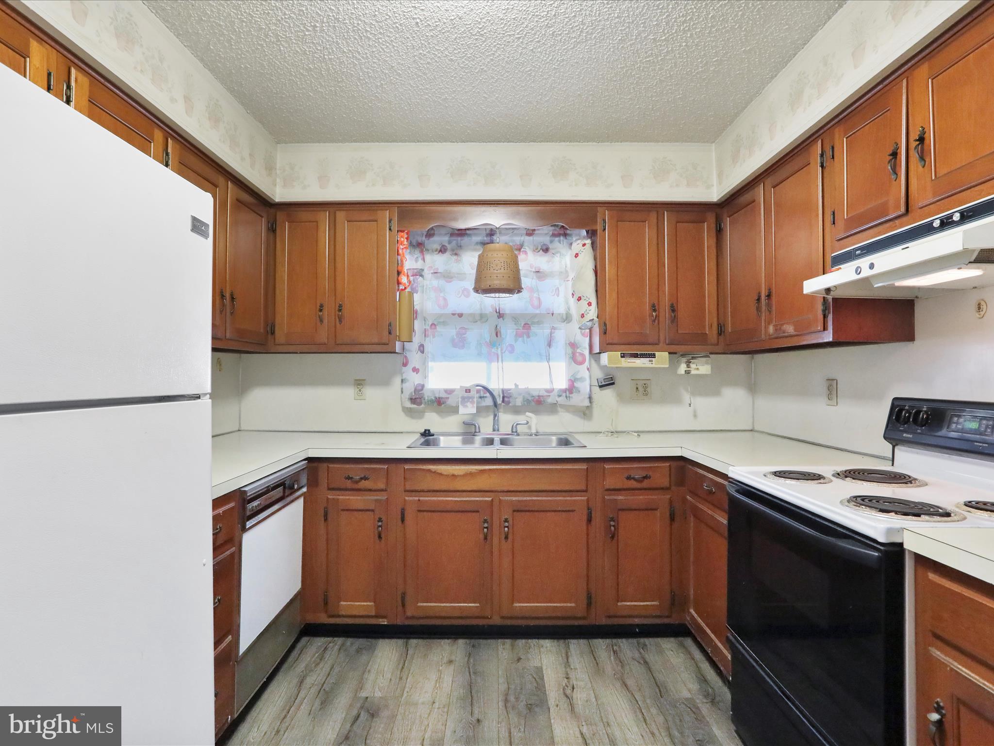 SKY-LIN PARK - Residential