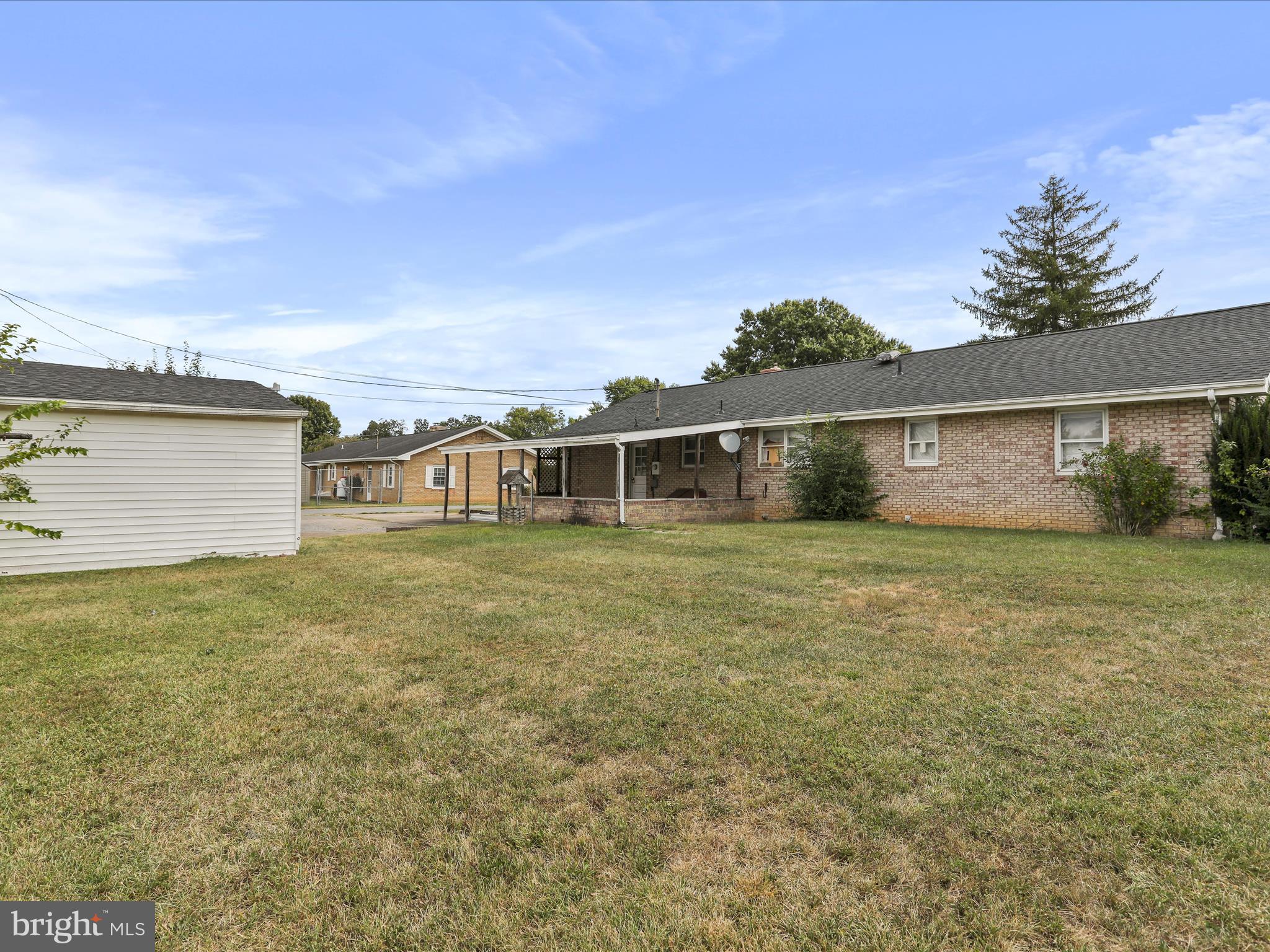 SKY-LIN PARK - Residential