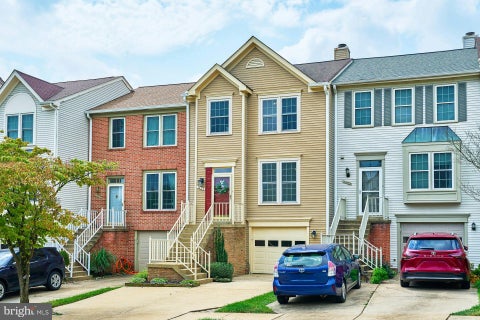 Photo of 1453 Bluemont Court, HERNDON, VA 20170 (MLS # VAFX2313264)