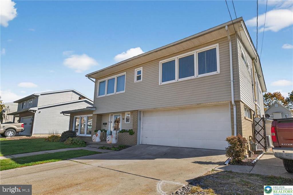 58 E LAFAYETTE PLACE