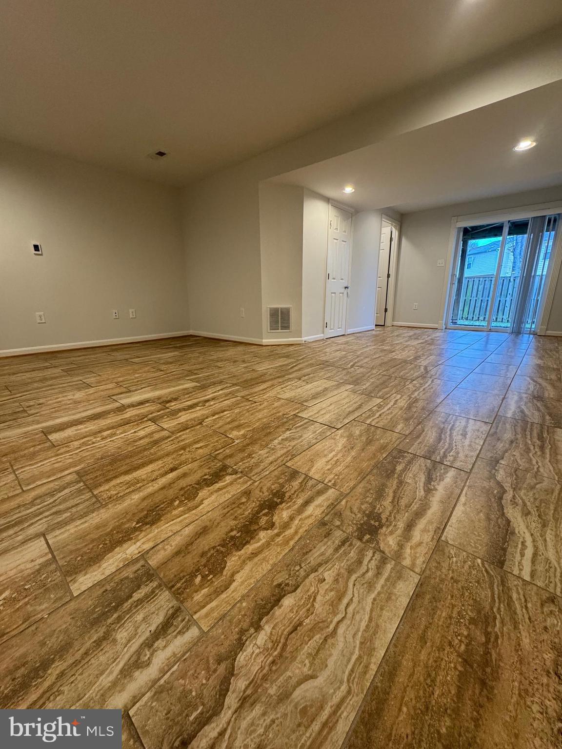 LAKE RIDGE - Residential Lease