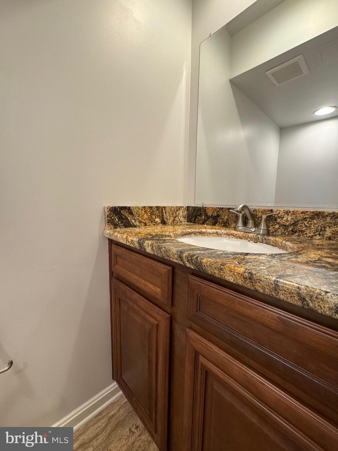 LAKE RIDGE - Residential Lease