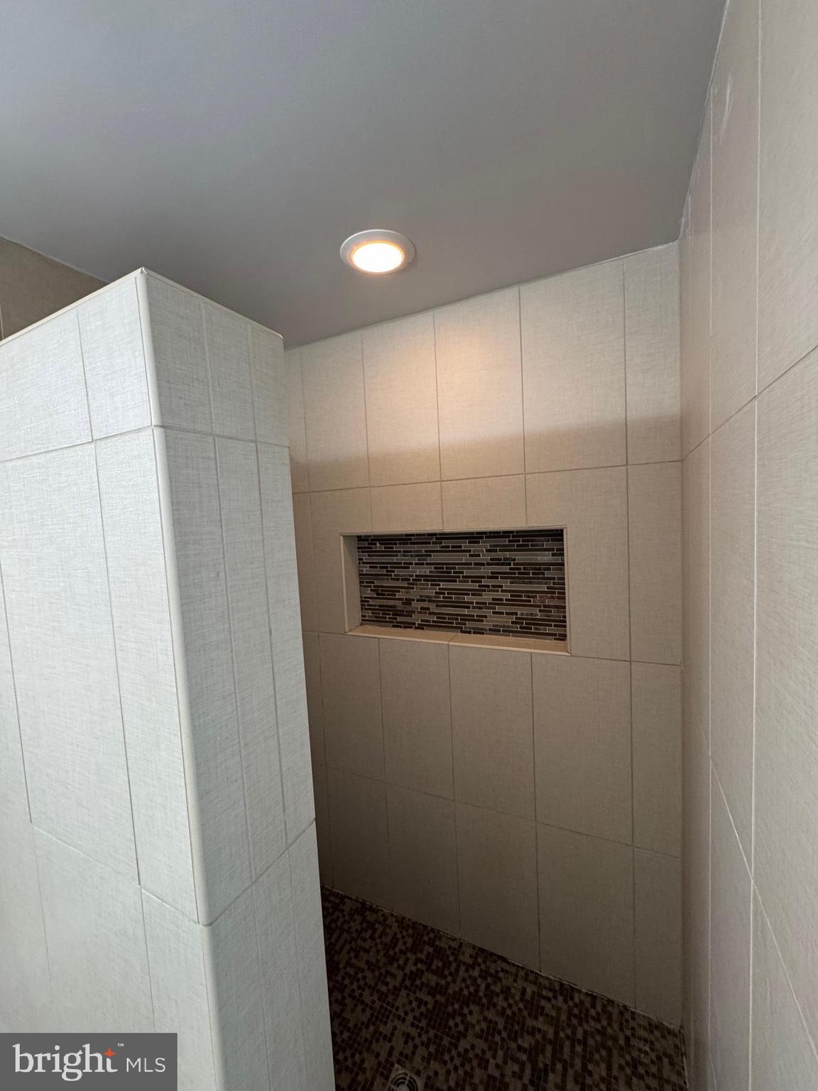 LAKE RIDGE - Residential Lease