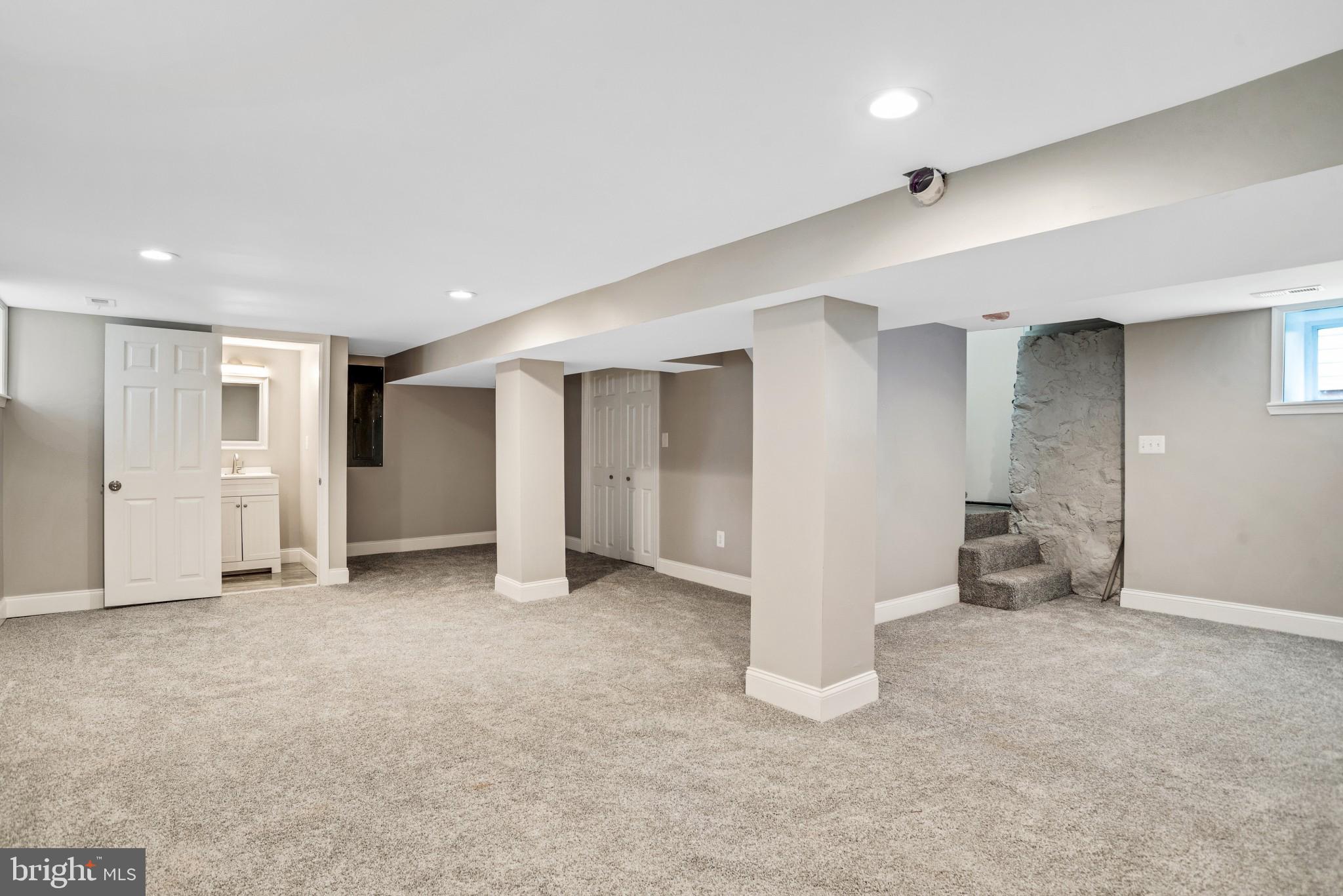 WEST ARLINGTON - Residential