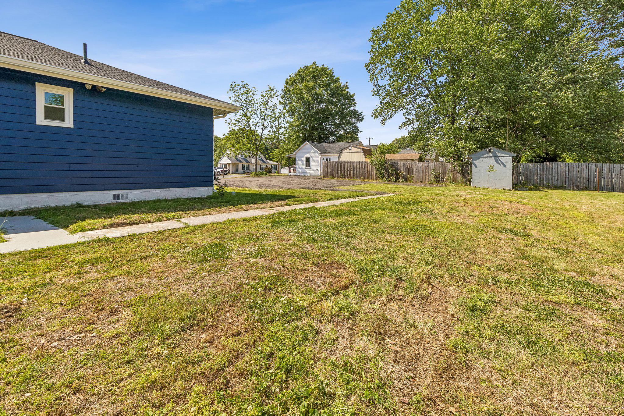 KNOTTS-WEST GLYMONT - Residential