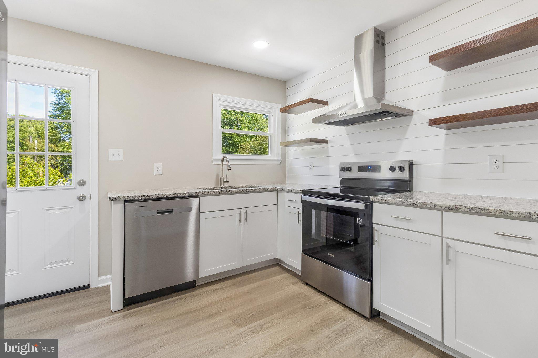 KNOTTS-WEST GLYMONT - Residential