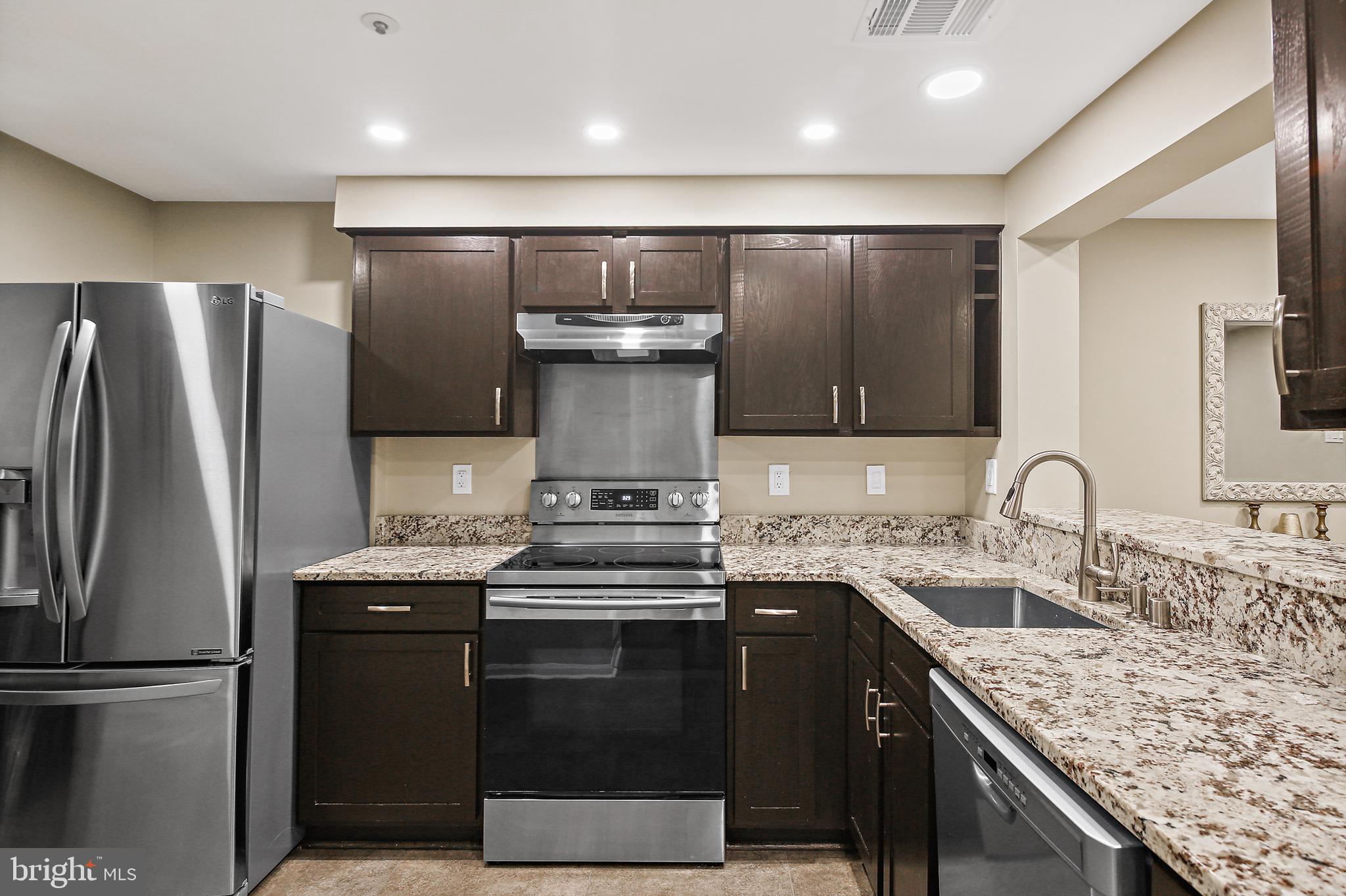 COLUMBIA TOWN CENTER - Residential