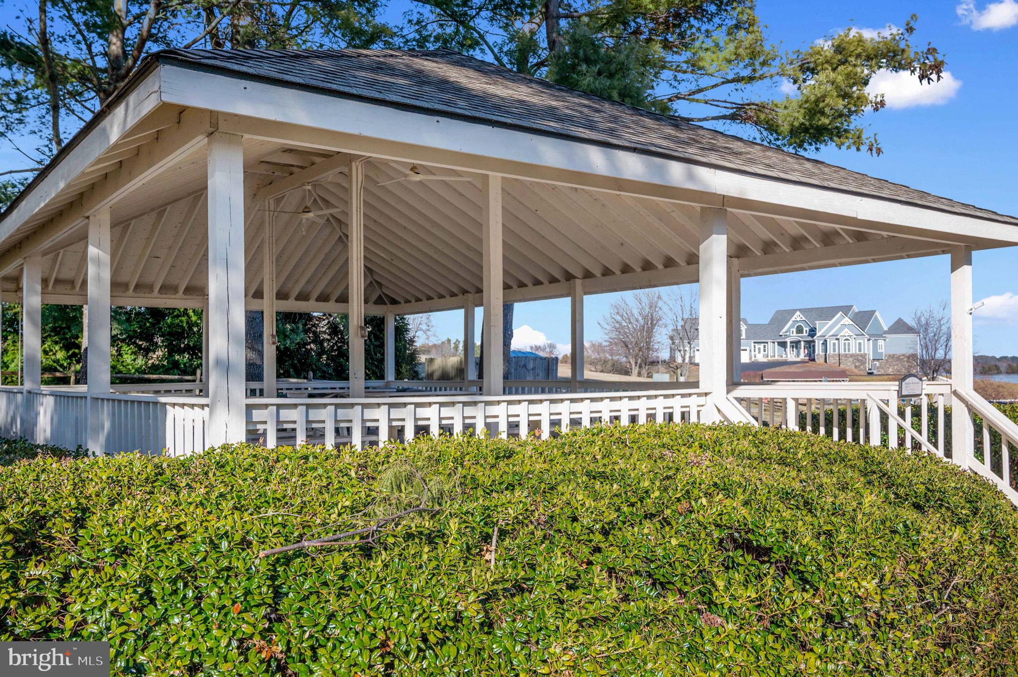 TARA WOODS - Residential