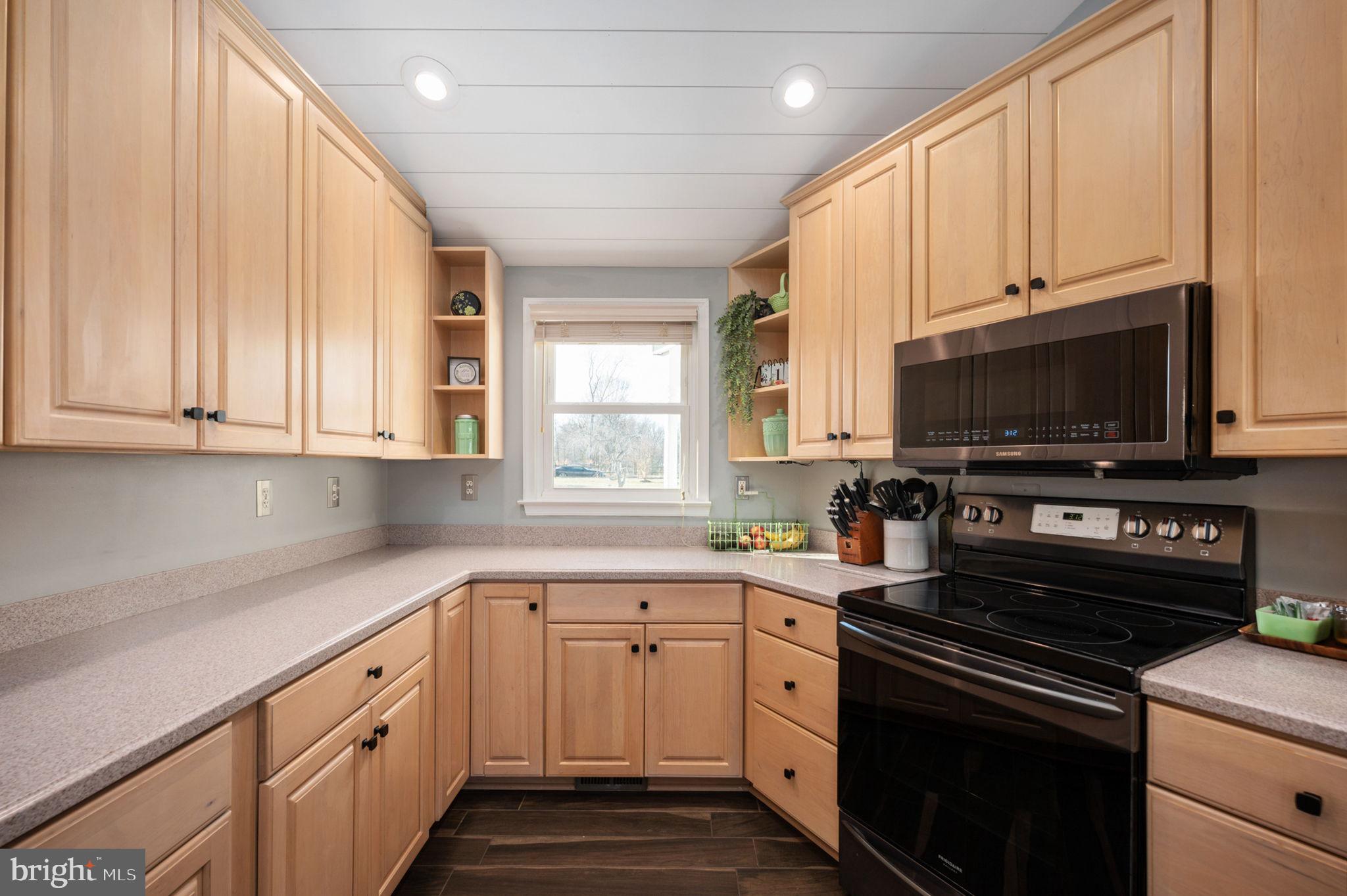 TARA WOODS - Residential