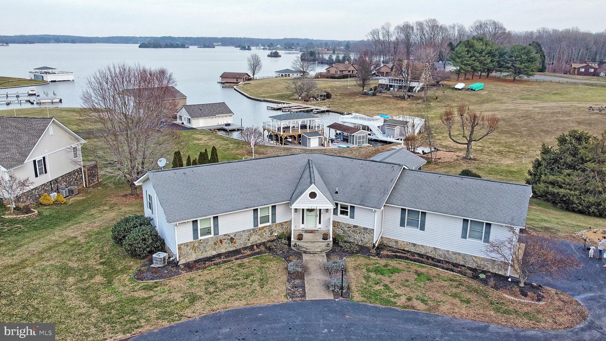 TARA WOODS - Residential