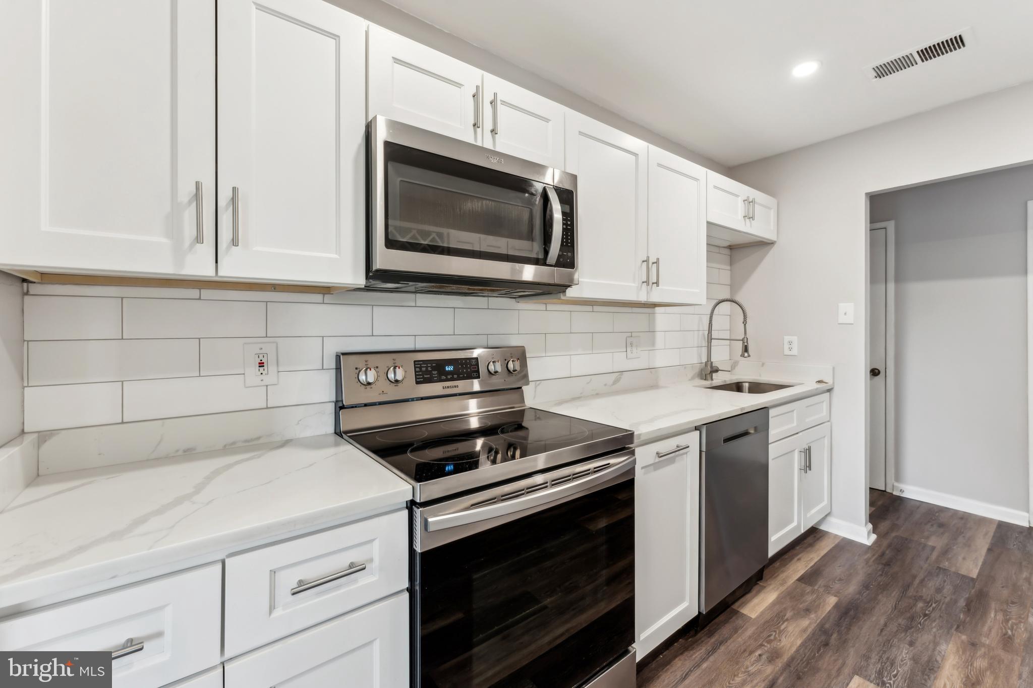 JEFFERSON MEWS - Residential