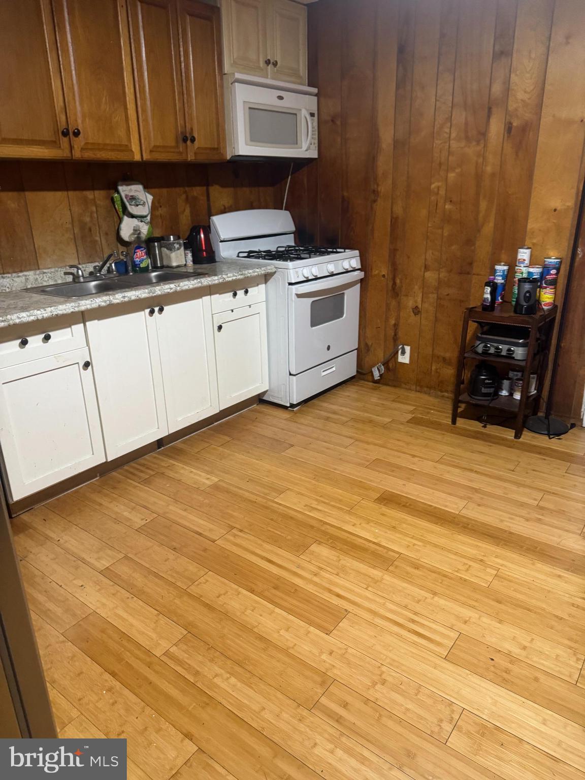 PHILADELPHIA (WEST) - Residential