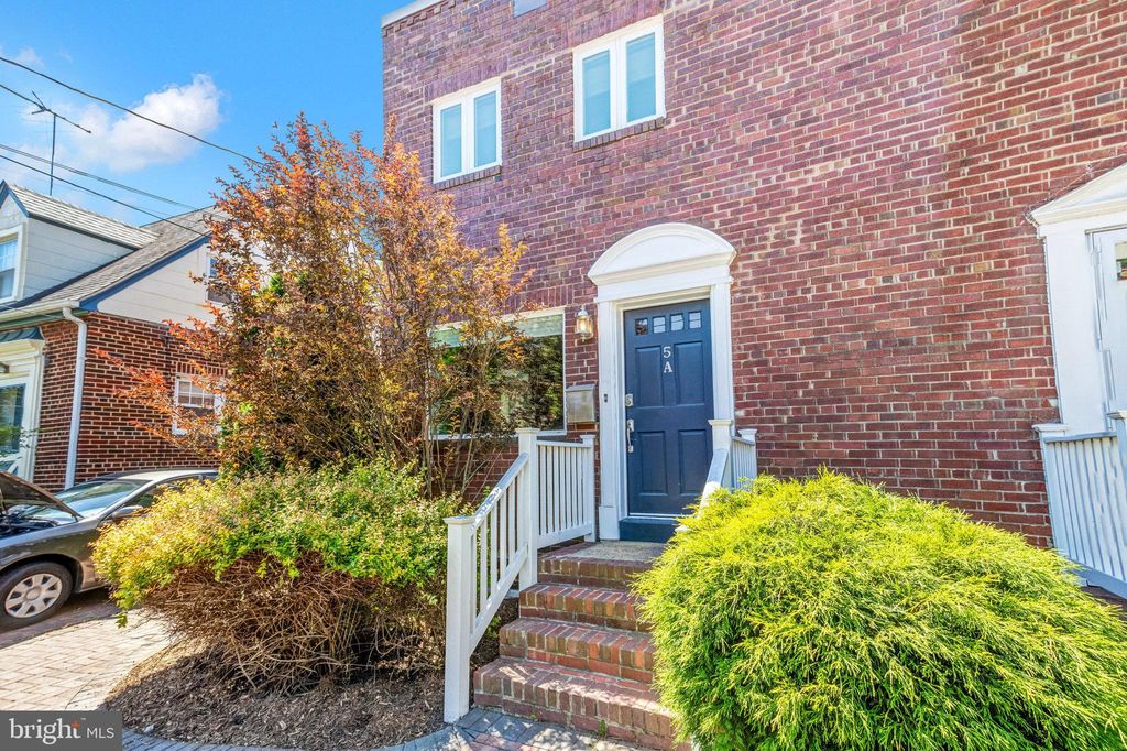 Photo of 5 - A Custis Avenue E, ALEXANDRIA, VA 22301 (MLS # VAAX2051080)