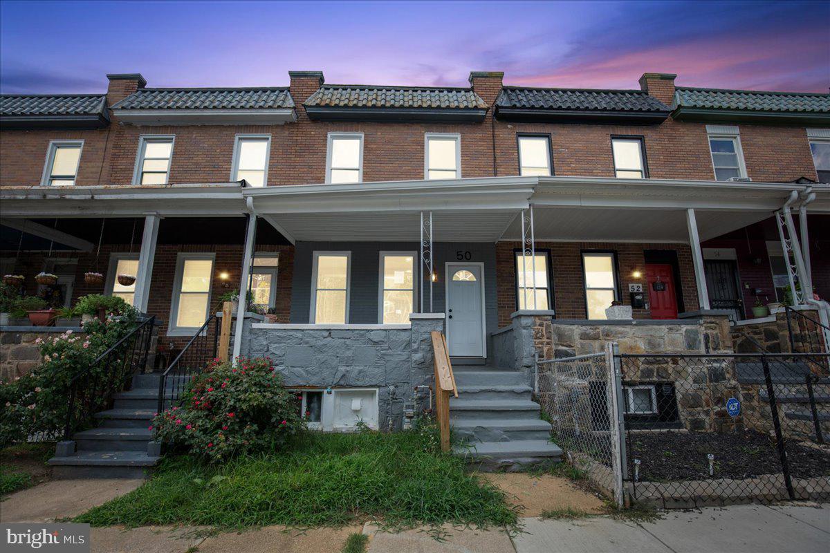Beautifully Renovated 3-BR, 2-BA Townhome – $1,800/Month.
Fully renovated and move-in ready! This home features a bright, open layout with modern upgrades throughout. The updated kitchen boasts sleek countertops and stainless steel appliances. Fresh paint, new flooring, and two fully renovated bathrooms. Private outdoor space for relaxing or entertaining. Tenant is responsible for all utilities. Pets are considered on a case-by-case basis. Requirements: Income must be at least 3 times the monthly rent, with a minimum credit score of 600. $1,800/month, $1,800 security deposit. Schedule a private tour today—this rental won’t last!