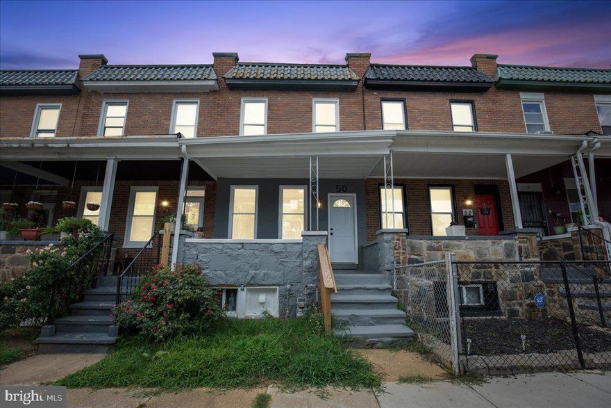 Beautifully Renovated 3-BR, 2-BA Townhome – $1,800/Month.
Fully renovated and move-in ready! This home features a bright, open layout with modern upgrades throughout. The updated kitchen boasts sleek countertops and stainless steel appliances. Fresh paint, new flooring, and two fully renovated bathrooms. Private outdoor space for relaxing or entertaining. Tenant is responsible for all utilities. Pets are considered on a case-by-case basis. Requirements: Income must be at least 3 times the monthly rent, with a minimum credit score of 600. $1,800/month, $1,800 security deposit. Schedule a private tour today—this rental won’t last!