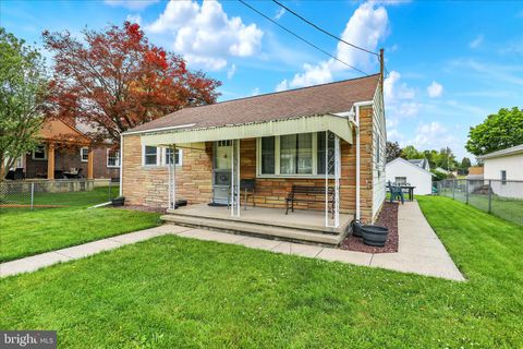 Homes For Sale - 227 E Noble Avenue<br/> Berks County, SHOEMAKERSVILLE, PA 19555