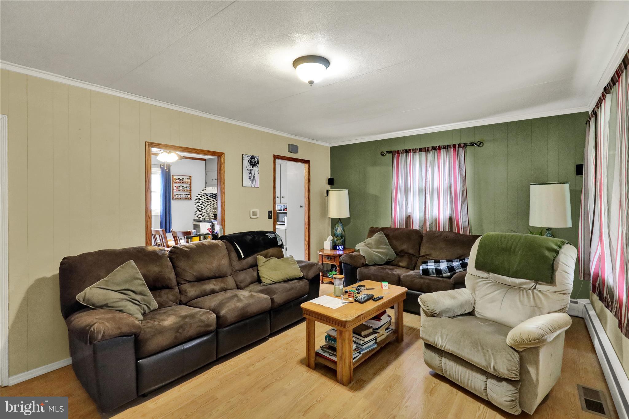 227 E NOBLE AVENUE