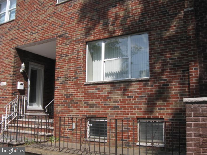 Rare offering on this super prime Marconi East block directly across from Marconi Park! This 4 bedroom home is extra large and features 4 bedrooms and a rear driveway. There are some repairs and upgrading needed, but at this price ... it all make great sense. The Broad & Oregon Subway is just across the park, and the stadiums are just a few blocks away. Better hurry!