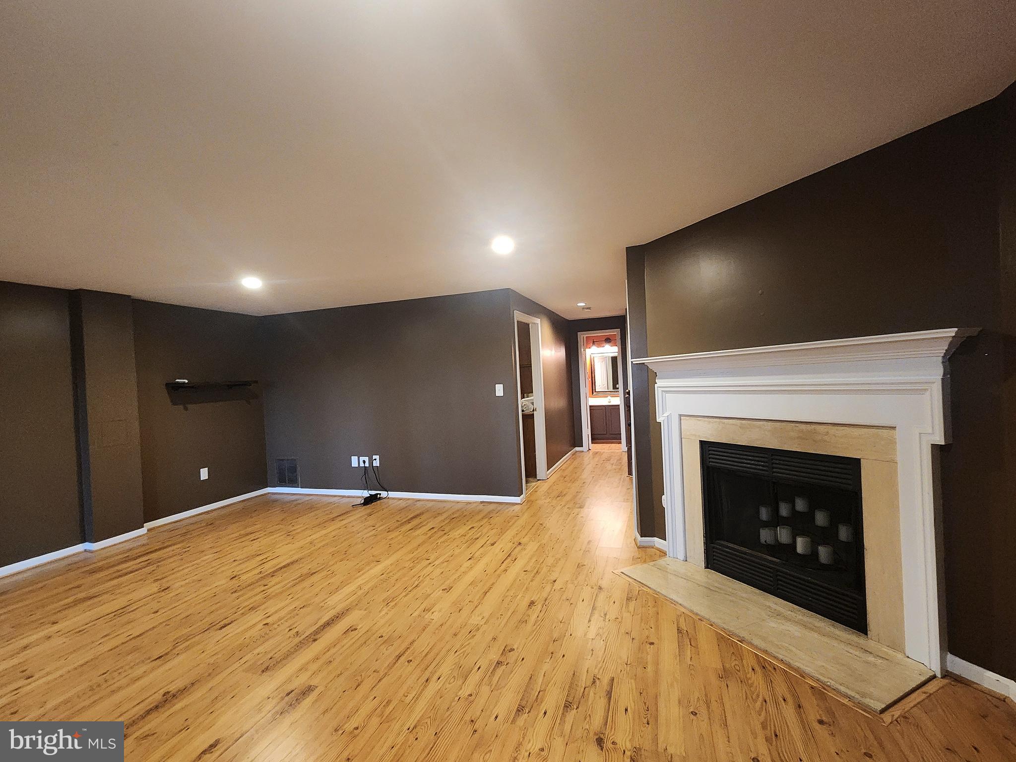 CHURCHILL TOWN SECTOR - Residential Lease