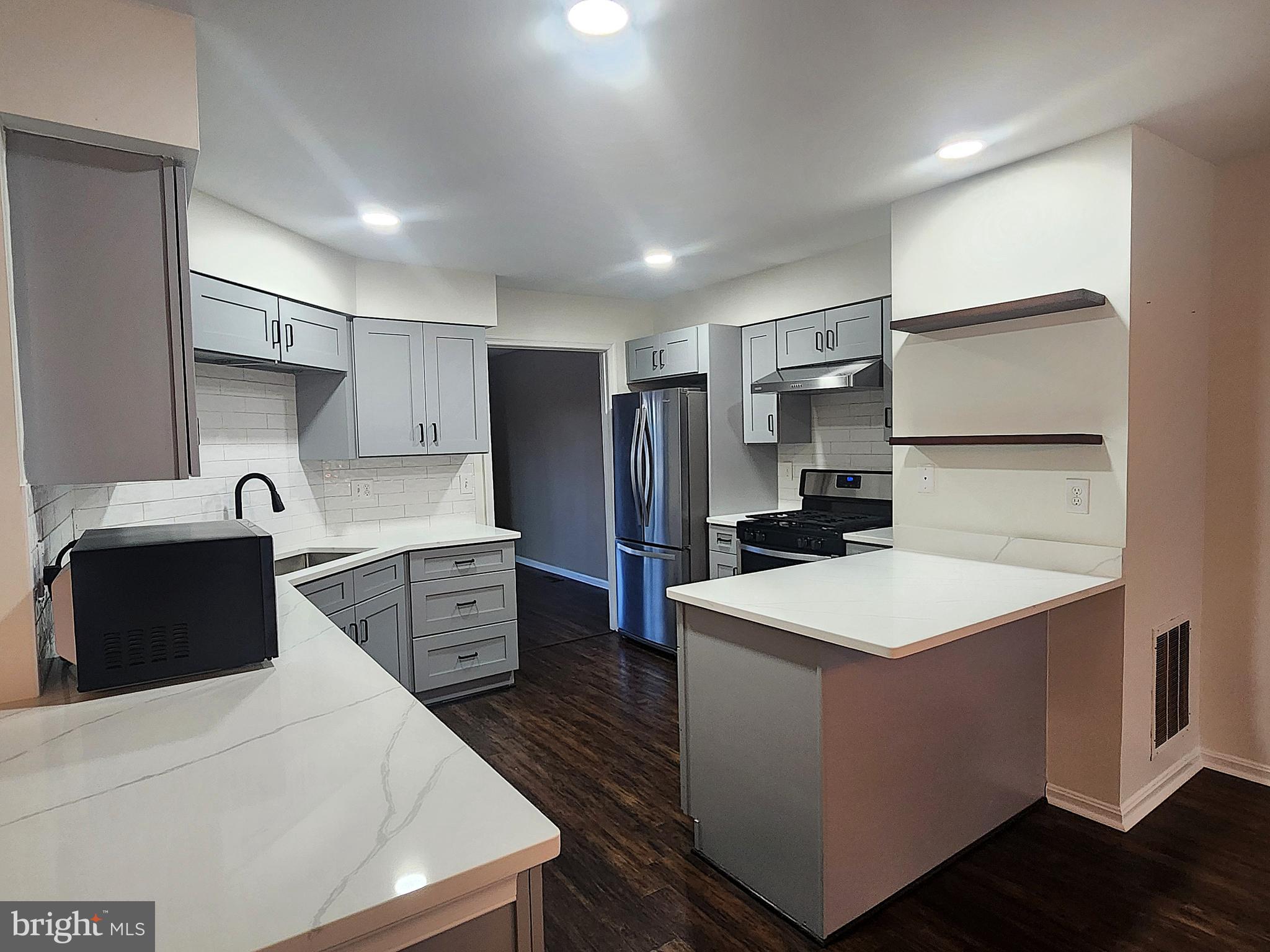 CHURCHILL TOWN SECTOR - Residential Lease