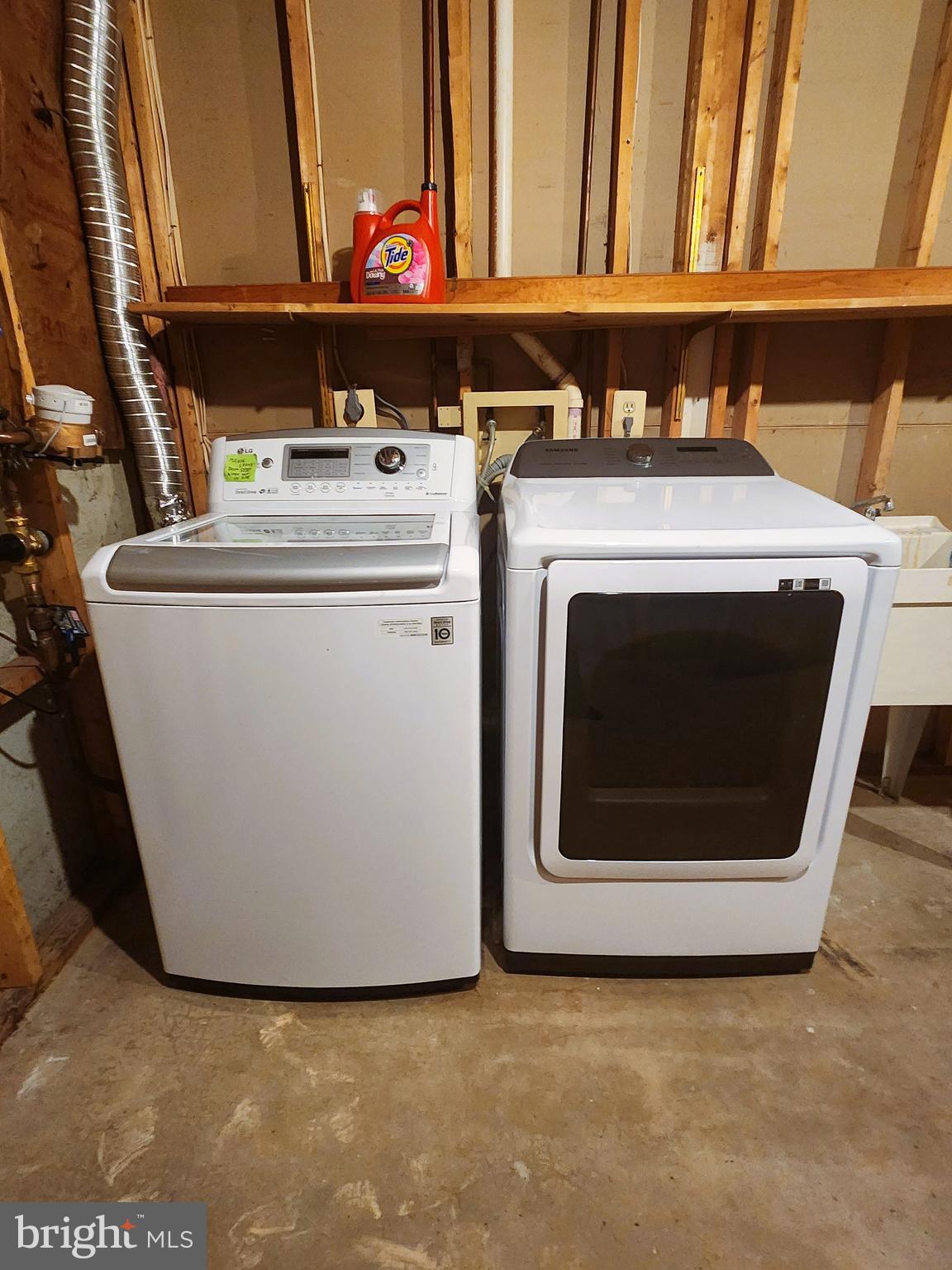 CHURCHILL TOWN SECTOR - Residential Lease