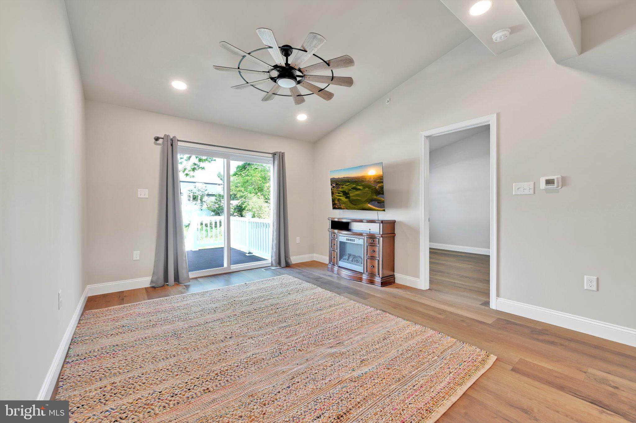10 HUBBARDTON COURT