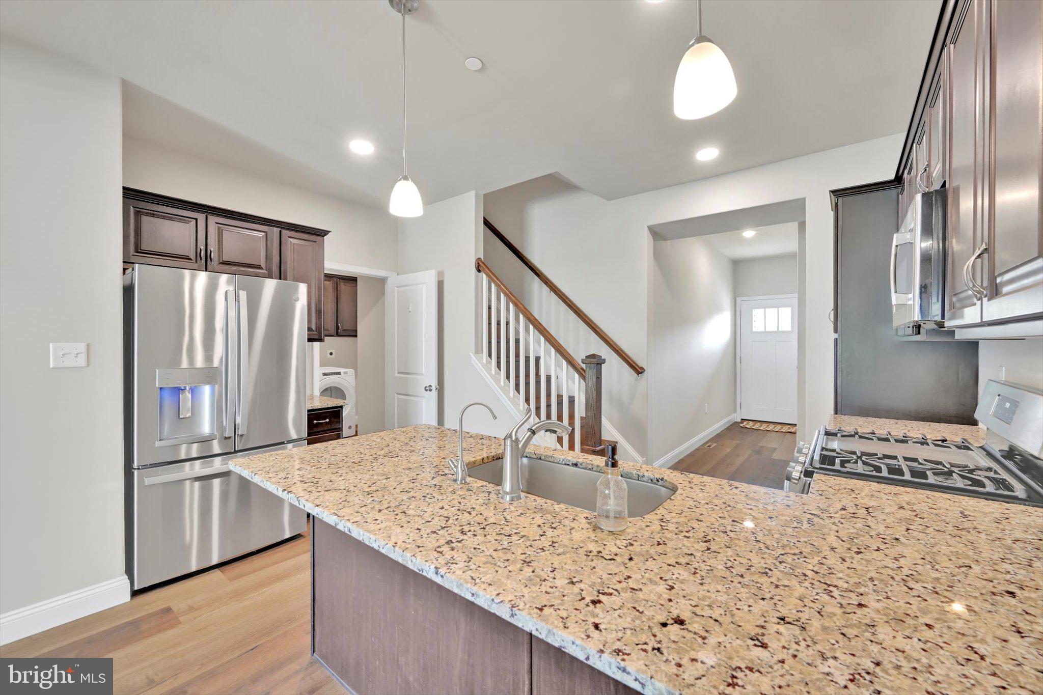 10 HUBBARDTON COURT