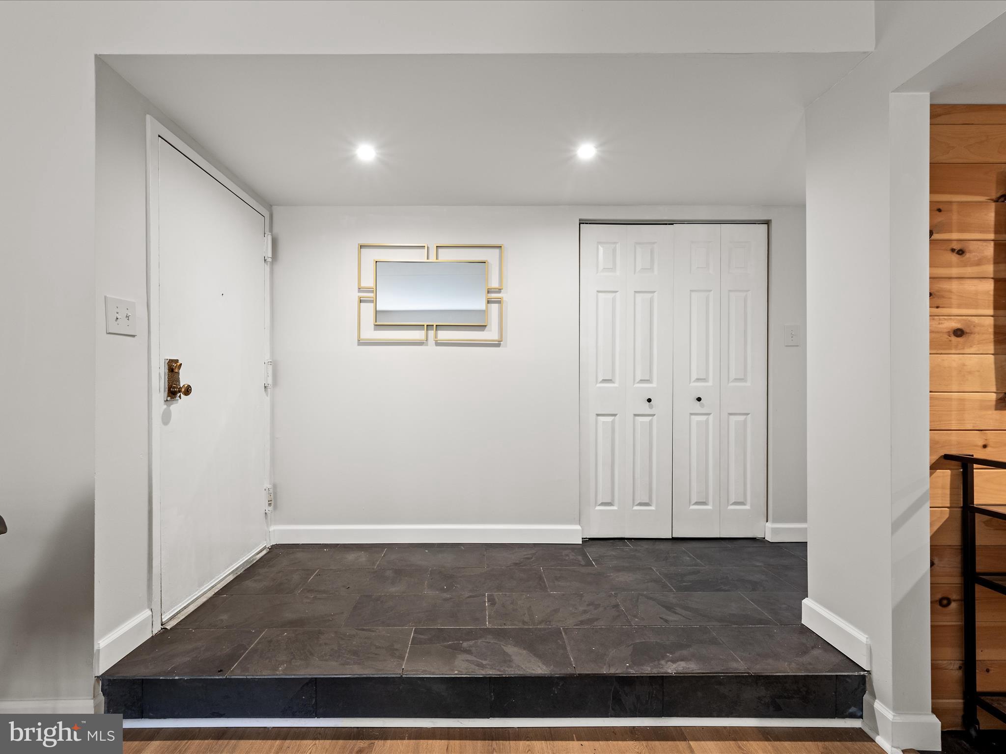 HUNTERS WOODS VILLAGE - Residential