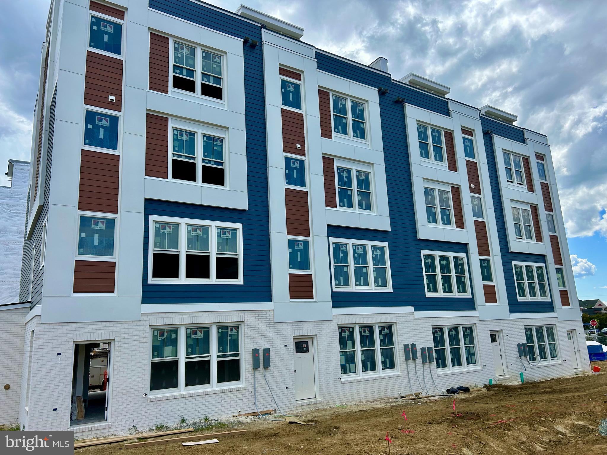 TOWNE ROW - Residential