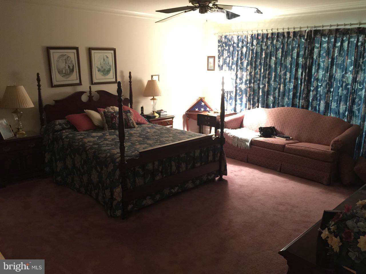 CARRIAGE HILLS - Residential