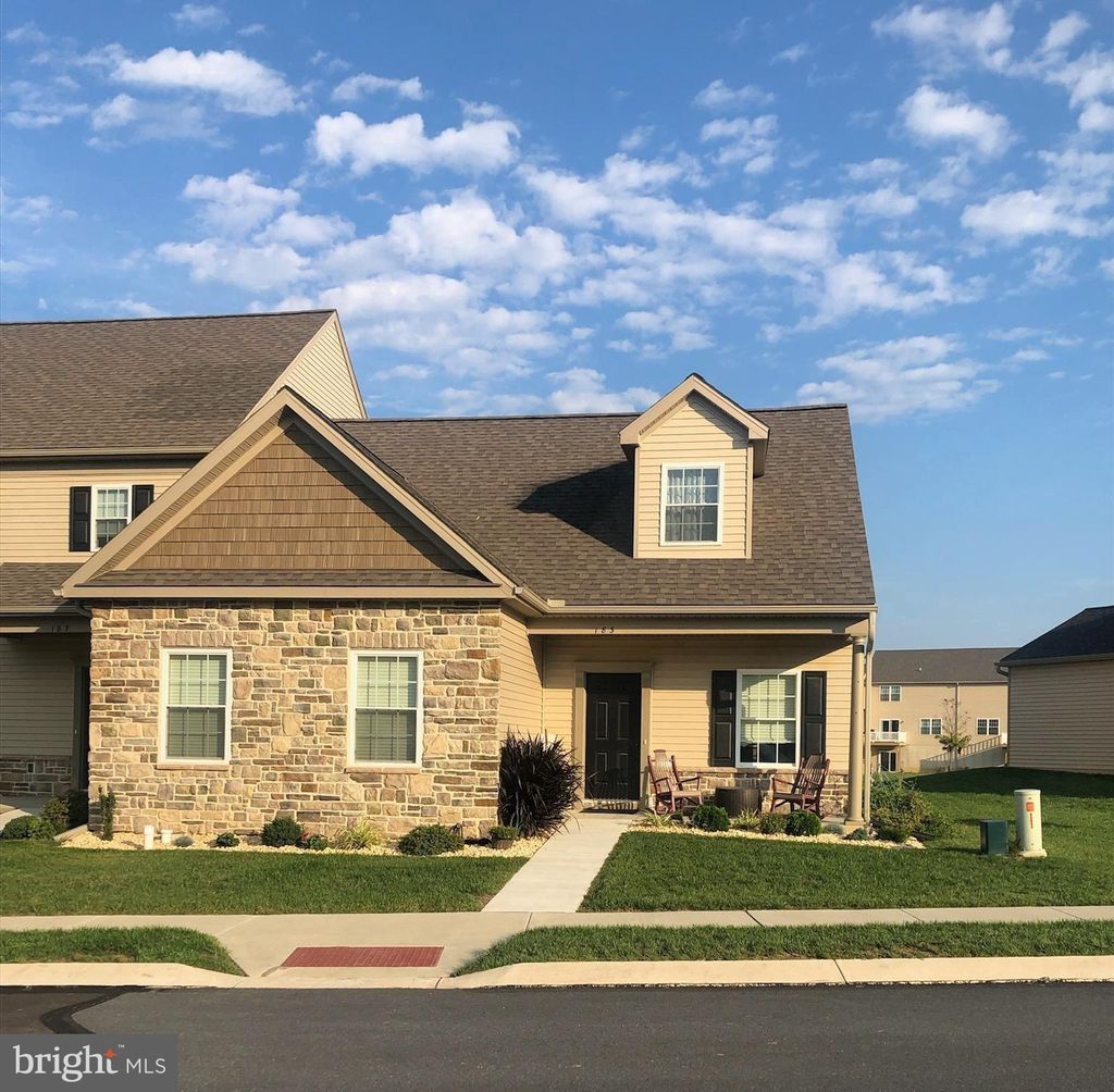 Photo of 132 RIDGEFIELD DR, ELIZABETHTOWN, PA 17022 (MLS # PALA2029546)