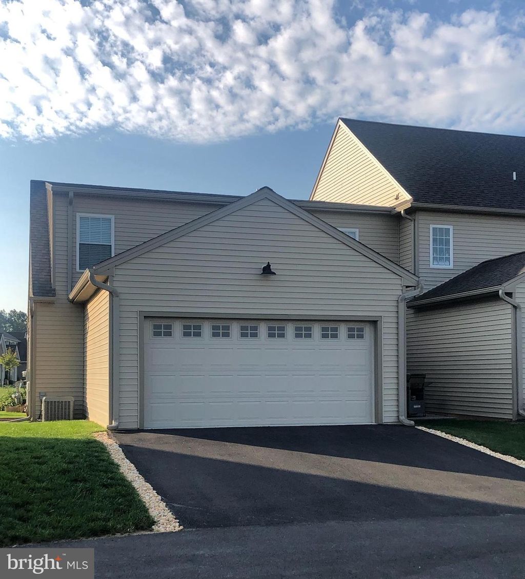 Photo of 132 RIDGEFIELD DR, ELIZABETHTOWN, PA 17022 (MLS # PALA2029546)
