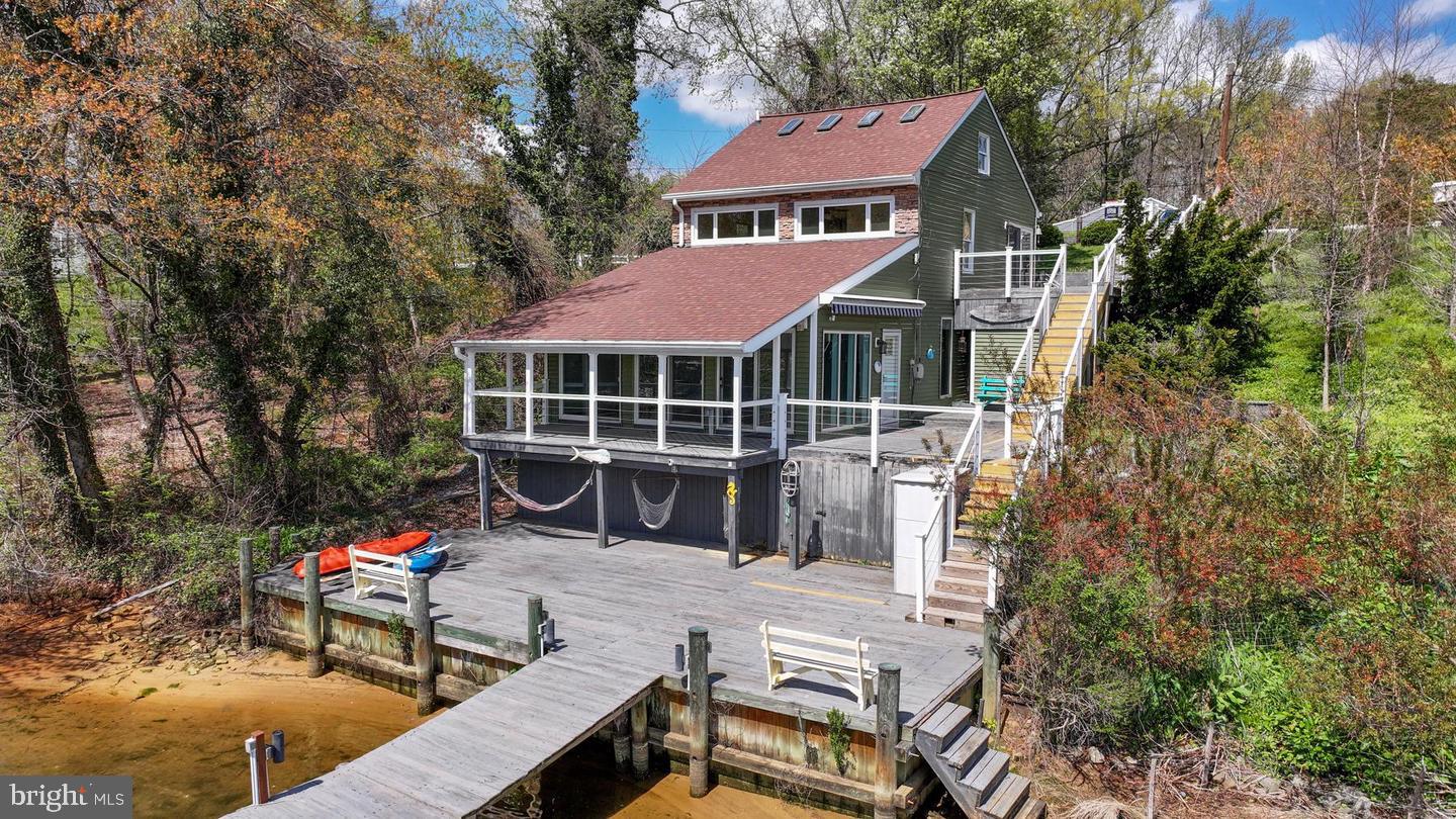811 LONG COVE ROAD